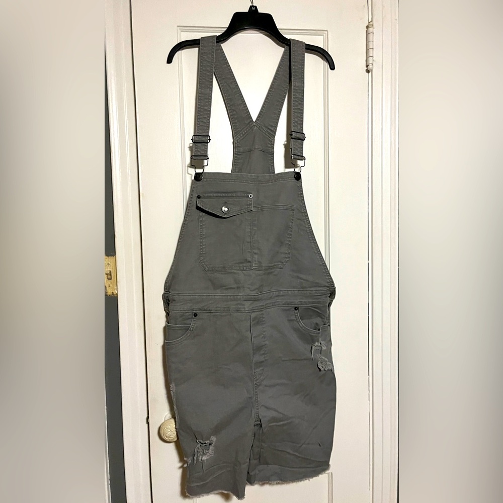 American Rag shorts romper. Size XL